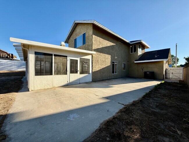 Building Photo - 37416 Daybreak St