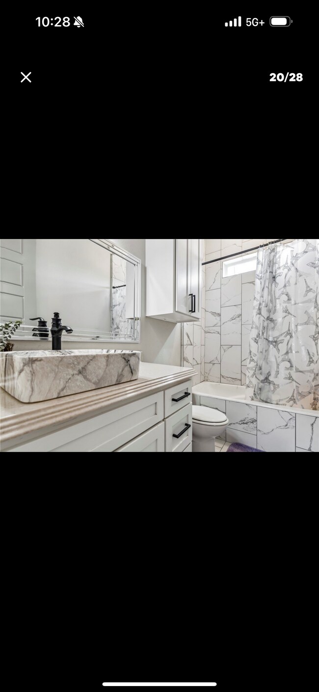 Building Photo - 360 Club Oak Ln