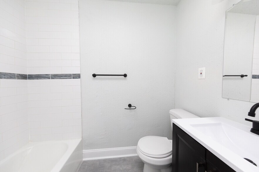 Christiana Pointe 2020 W Newport Pike Wilmington DE 19804 Apartment