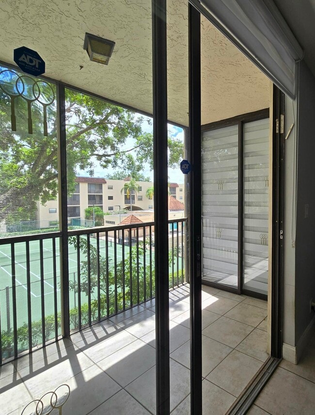 Building Photo - 10501 W Broward Blvd