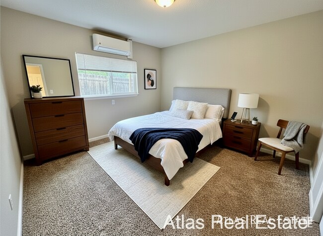 Building Photo - 6741 Dublin Loop W