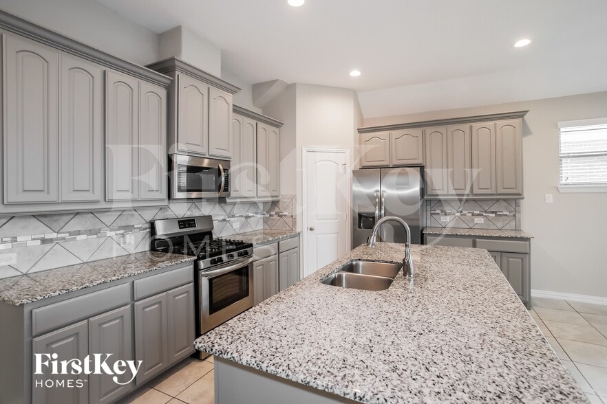 Building Photo - 304 Stefani Dr