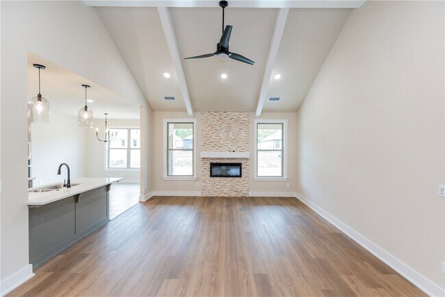 Building Photo - 2104 Dagan St