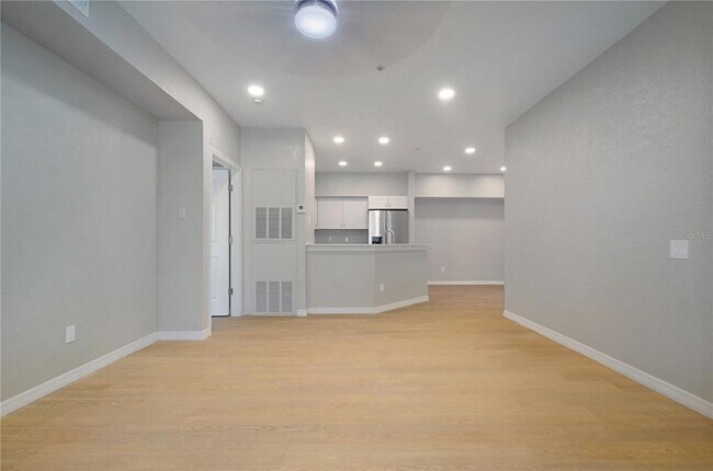 Building Photo - 826 Camargo Way