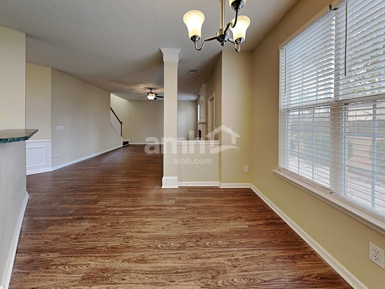 Building Photo - 145 Sandy Ln