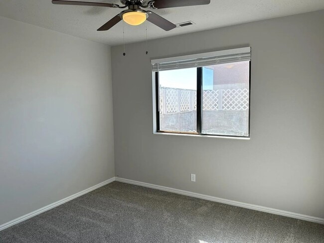 Building Photo - Single-Level 3 Bedroom Townhome in St. George
