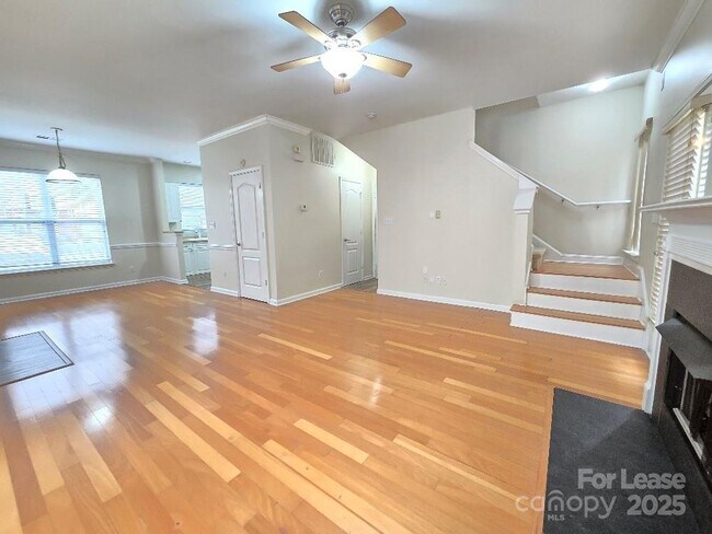 Building Photo - 15224 Coventry Ct Ln