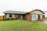 Building Photo - 1408 SE 8th St