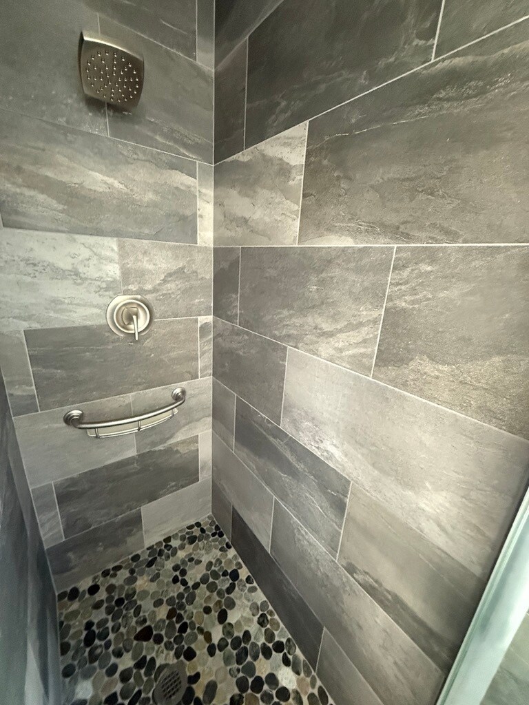 Building Photo - 381 Ortega Ln