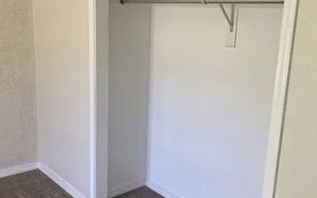Building Photo - 206 E 820 S