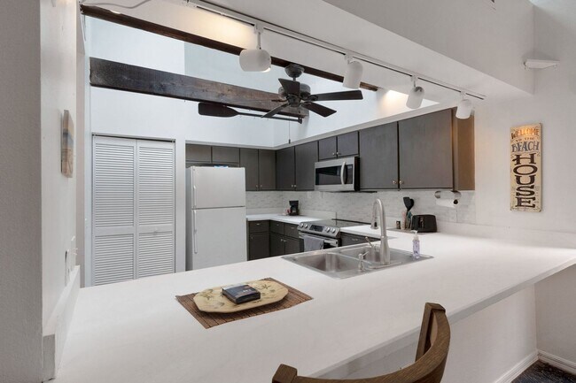 Building Photo - Charming 2BR Condo in Melbourne Beach