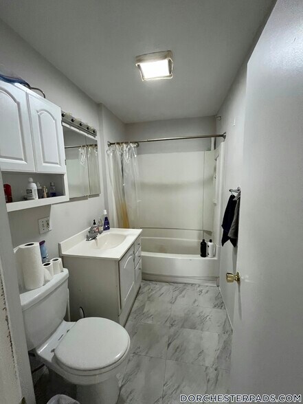 Building Photo - 26-28 Harbor View St.