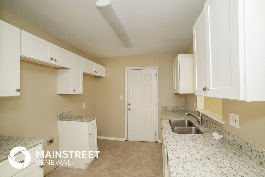 Building Photo - 2177 Toccoa Dr