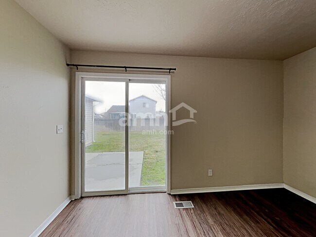 Building Photo - 3723 Hilton Street