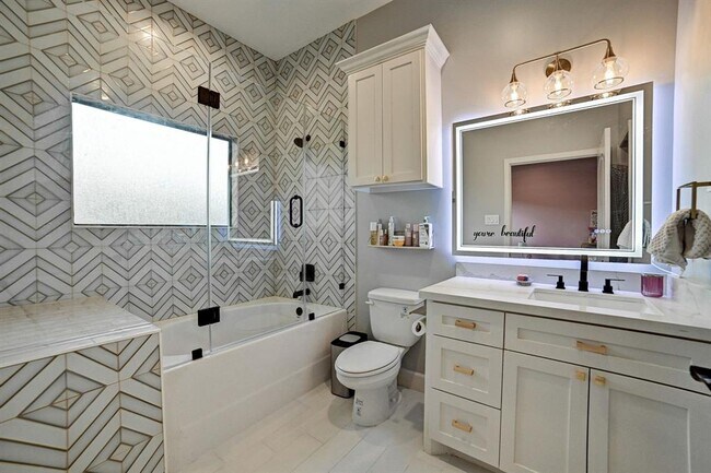 Building Photo - 26511 Meadow Ln
