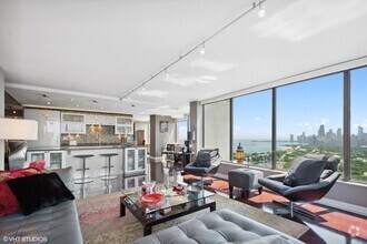 Building Photo - 2800 N Lake Shore Dr