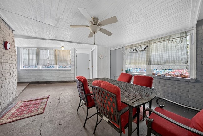 Building Photo - 5714 Arbor Vitae Dr