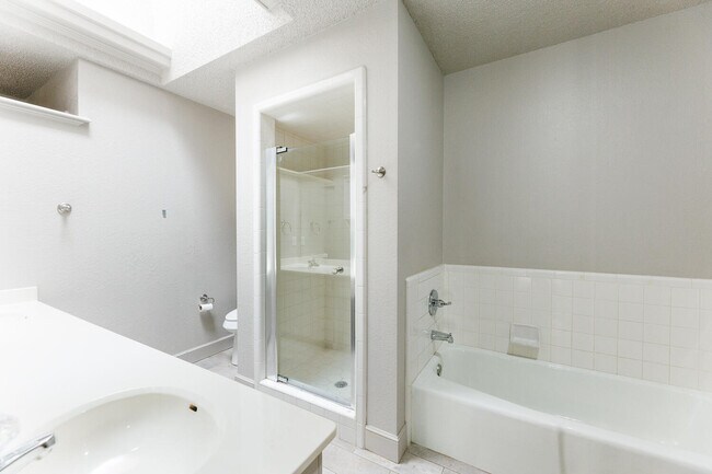 Building Photo - 9603 Orlando Ave