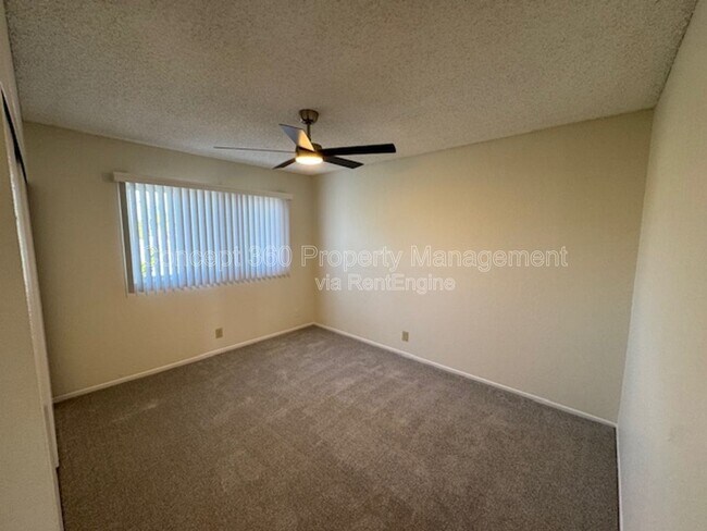 Building Photo - 9421 Cedar St