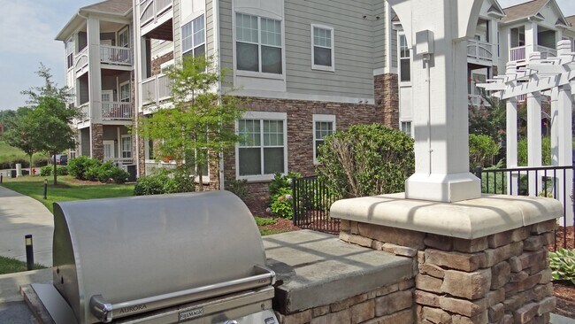 Building Photo - 1150 Baxter Ln