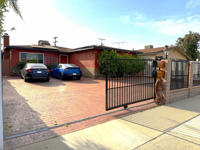Building Photo - 7355 Cleon Ave