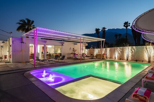 Building Photo - Retro Chic Oasis Saltwater Pool, Spa & Mnt...