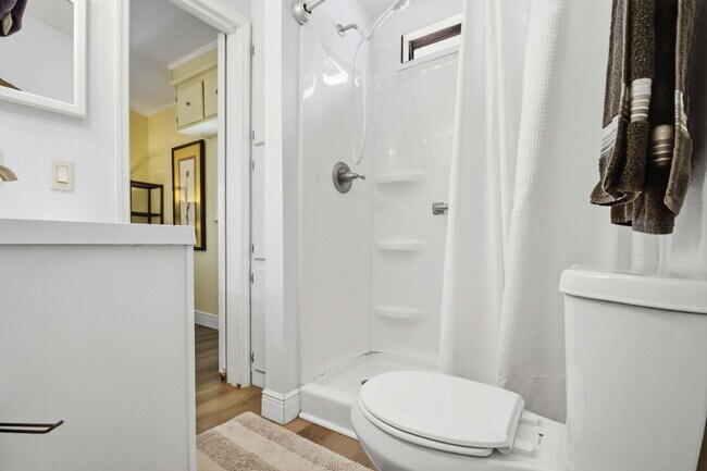 Building Photo - "Ramblers Rest Resort - 1 bed 1 bath home"