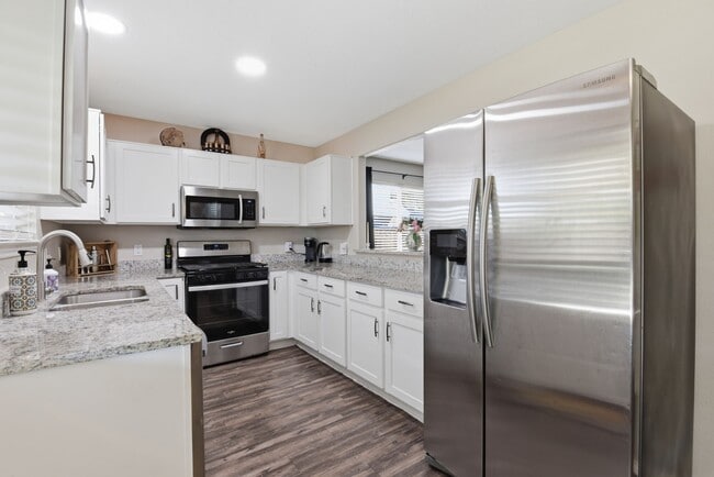 Building Photo - 9519 Maple Green Ln