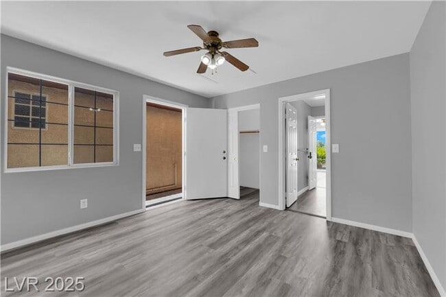 Building Photo - 1.2 Acres with Indoor & Outdoor RV Parking!!!!