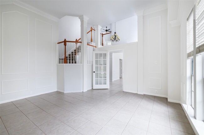 Building Photo - 107 N Sunny Slope Cir