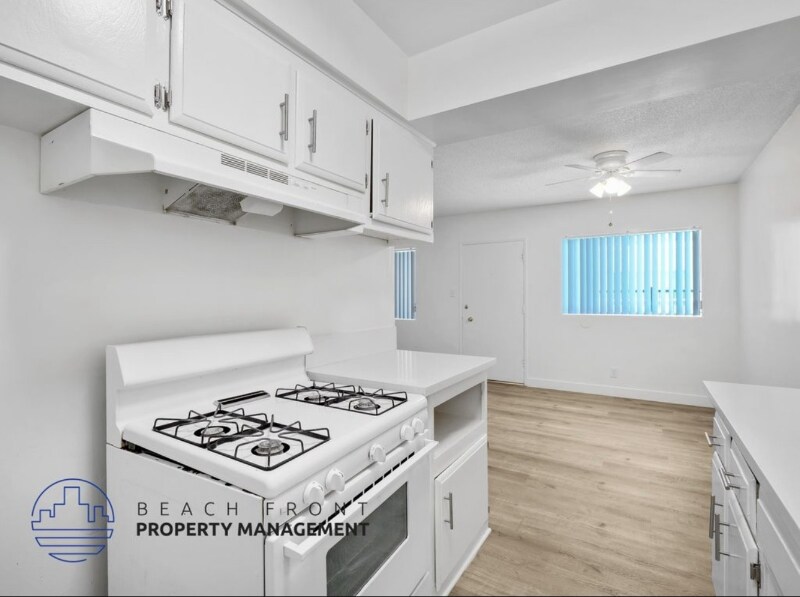 Building Photo - 868 Victor Ave