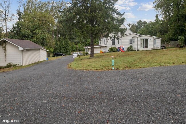 Building Photo - 2025 Fairland Rd