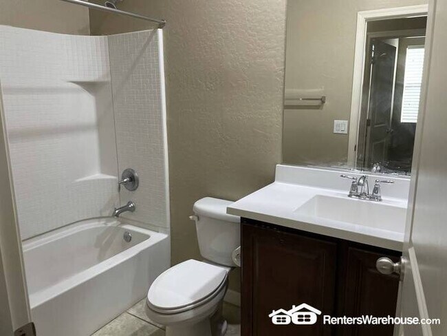 Building Photo - North Phoenix Beauty 4bed + den 3bath clos...