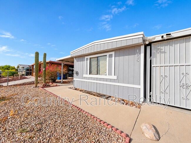 Building Photo - 1635 Yale Dr