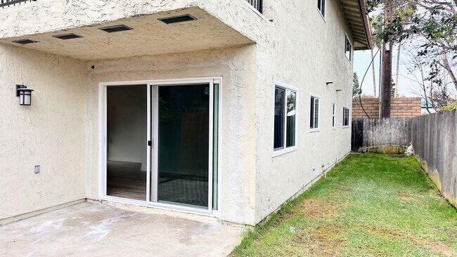 Building Photo - 120A