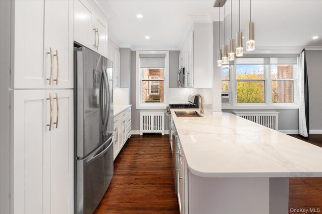 Building Photo - 1133 Midland Ave