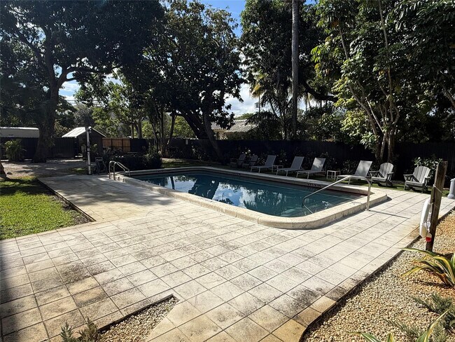 Building Photo - 2000 Jefferson St