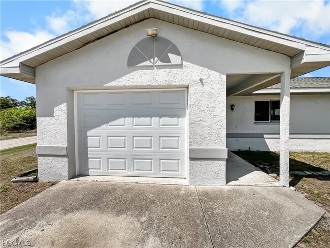 Building Photo - 2704 Owen Ave S