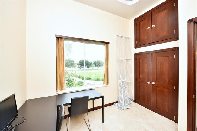 Building Photo - 6602 Rohan Rd