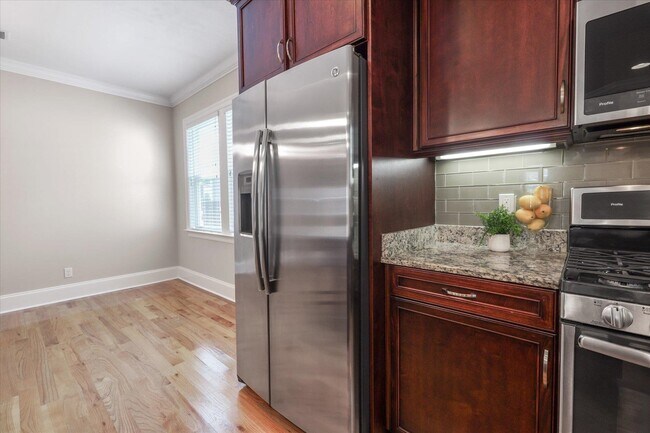 Building Photo - 5185 Holly Fern Trce