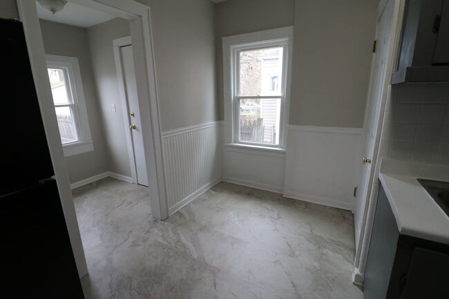 Building Photo - 4287 Rocky River Dr