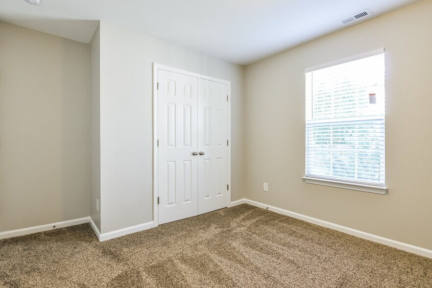 Building Photo - 259 N Fuquay Springs Ave