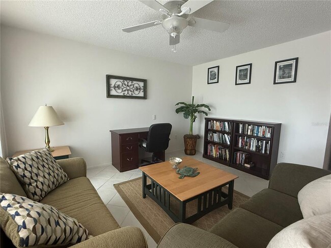 Building Photo - 819 S Gondola Dr