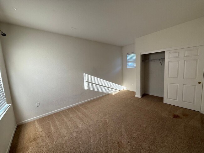 Building Photo - 3380 Bridgeway Lakes Dr