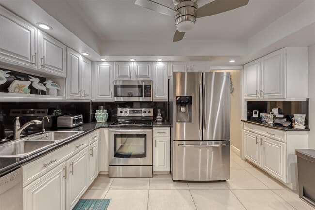 Building Photo - 3900 Galt Ocean Dr