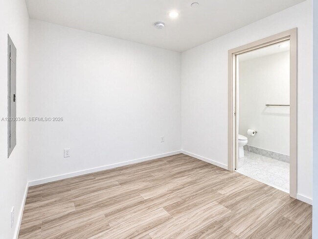 Building Photo - 801 S Miami Ave