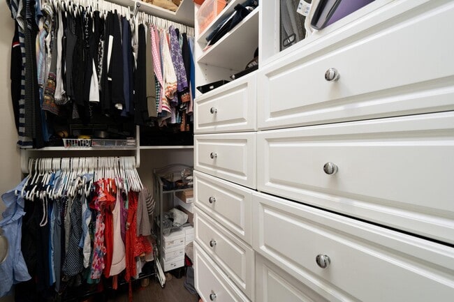 Building Photo - 2111 Wisconsin Ave NW