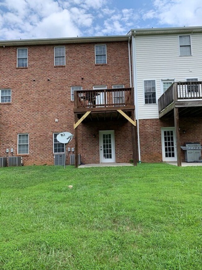 Building Photo - Sterling Park Townhomes