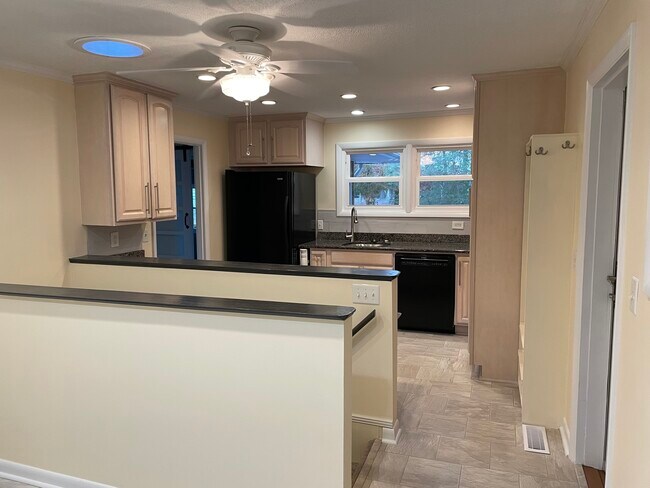 Kitchen - 48 Hope Rd