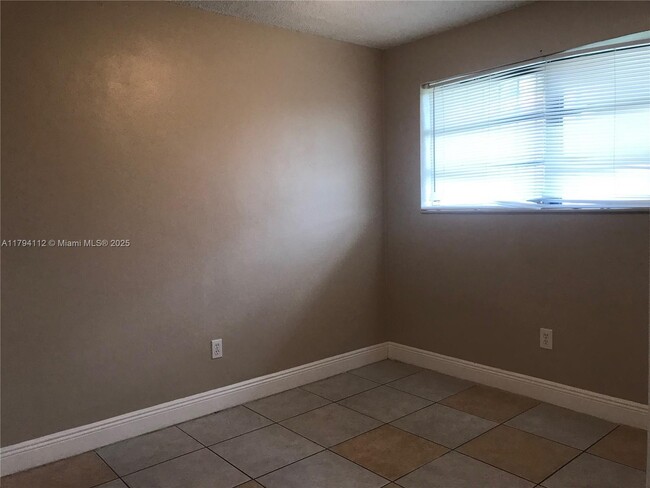 Building Photo - 13315 Alexandria Dr